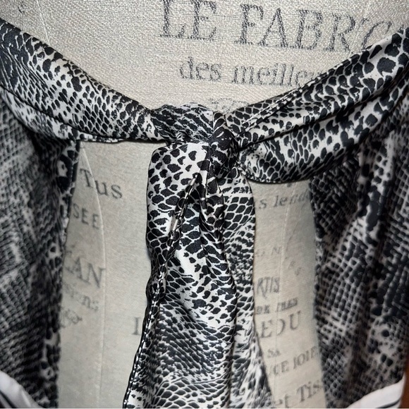 Express Snakeskin Tie Back Halter Top Women’s Size Small - Picture 7 of 11